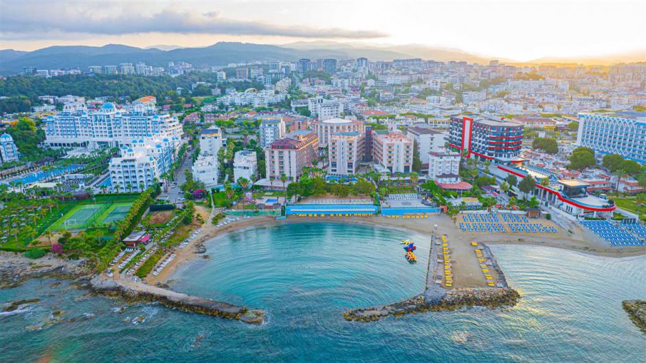 Pyxis Point Beach Hotel